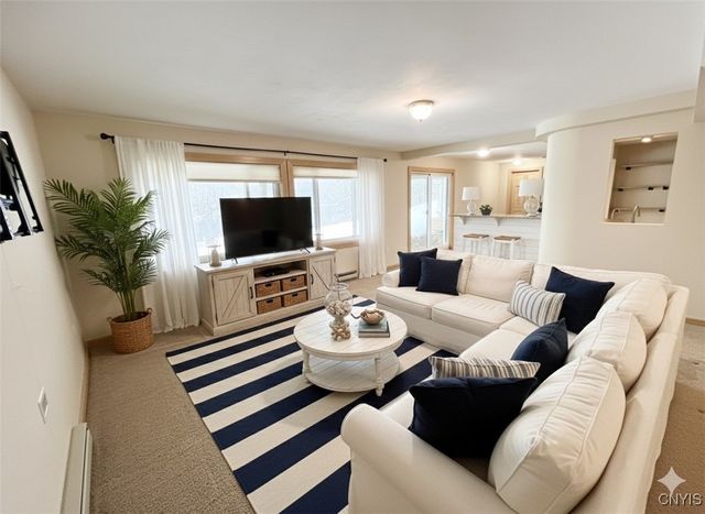 18 Island Shadow Drive, Granby, NY 13069