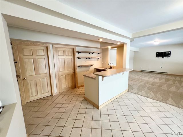 18 Island Shadow Drive, Granby, NY 13069