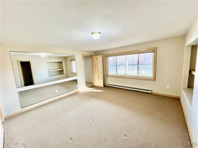 18 Island Shadow Drive, Granby, NY 13069