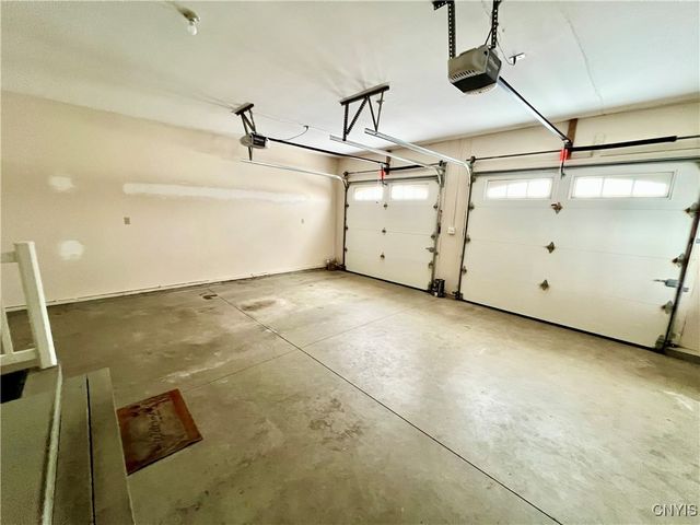 18 Island Shadow Drive, Granby, NY 13069