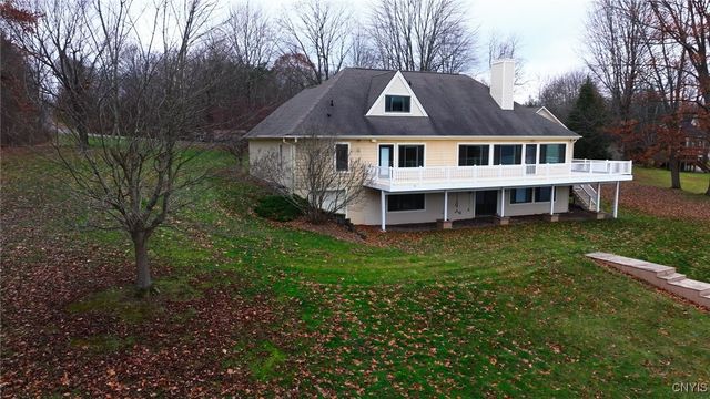 18 Island Shadow Drive, Granby, NY 13069