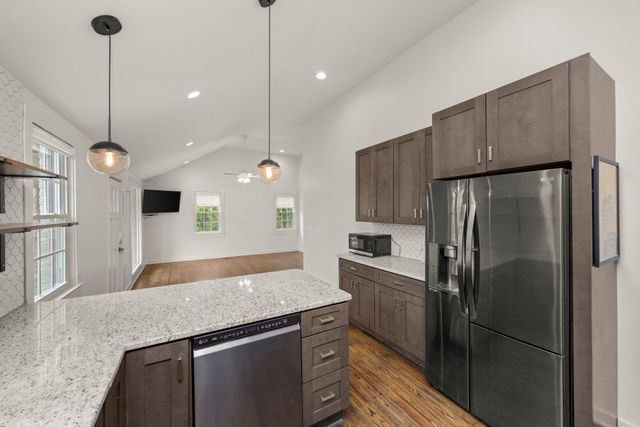 2722 Ennis Rd, Nashville, TN 37210