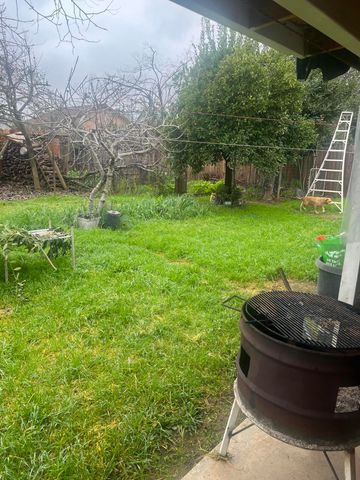 248 Exie Lane, Dinuba, CA 93618