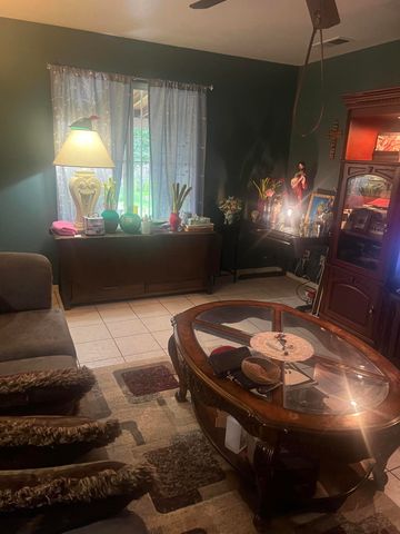 248 Exie Lane, Dinuba, CA 93618