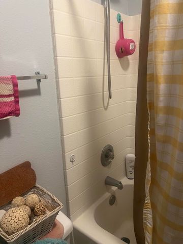 248 Exie Lane, Dinuba, CA 93618