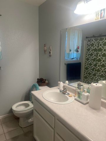 248 Exie Lane, Dinuba, CA 93618