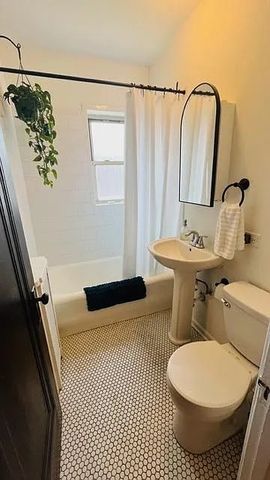 605 Washington Boulevard 3N, Oak Park, IL 60302