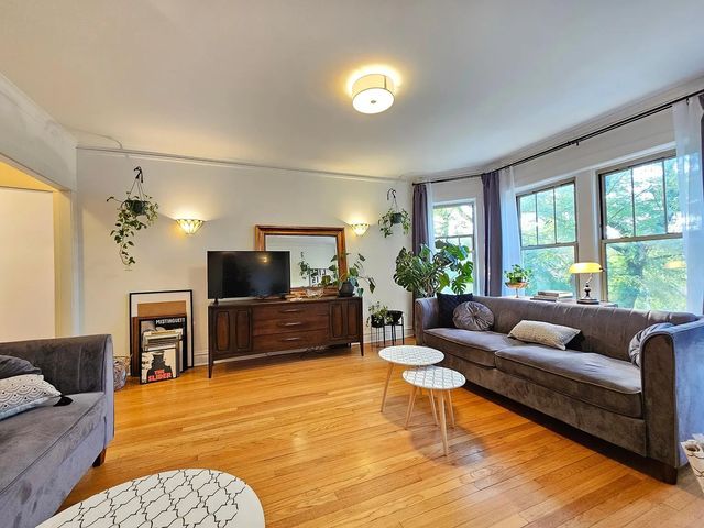 605 Washington Boulevard 3N, Oak Park, IL 60302