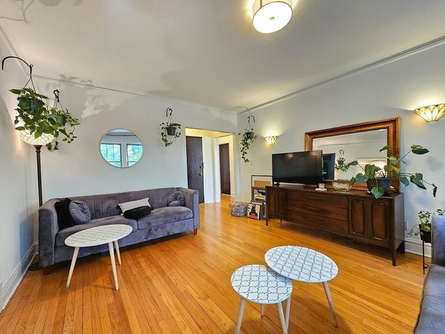 605 Washington Boulevard 3N, Oak Park, IL 60302