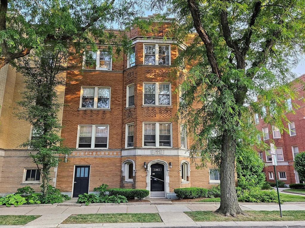 605 Washington Boulevard 3N, Oak Park, IL 60302