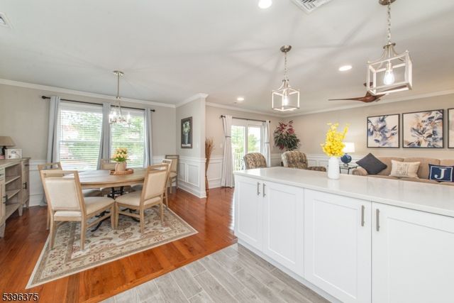 16 Claire Ct, East Hanover Twp., NJ 07936