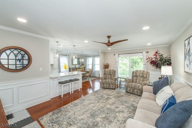 16 Claire Ct, East Hanover Twp., NJ 07936