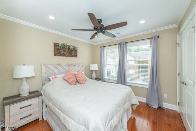 16 Claire Ct, East Hanover Twp., NJ 07936