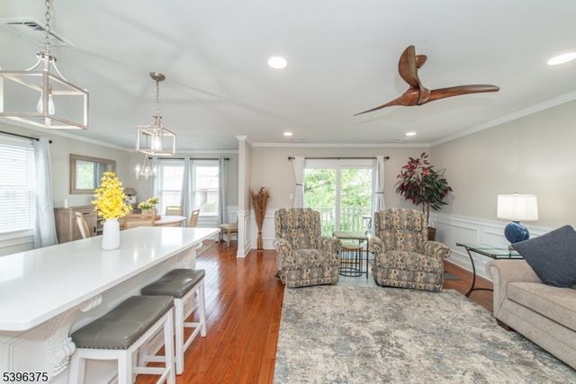 16 Claire Ct, East Hanover Twp., NJ 07936