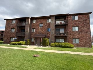 15723 Peggy Lane 11, Oak Forest, IL 60452