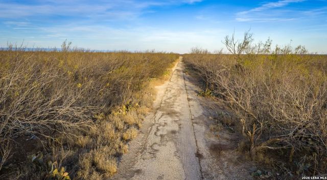 1799 Shumaca Road, Carrizo Springs, TX 78834