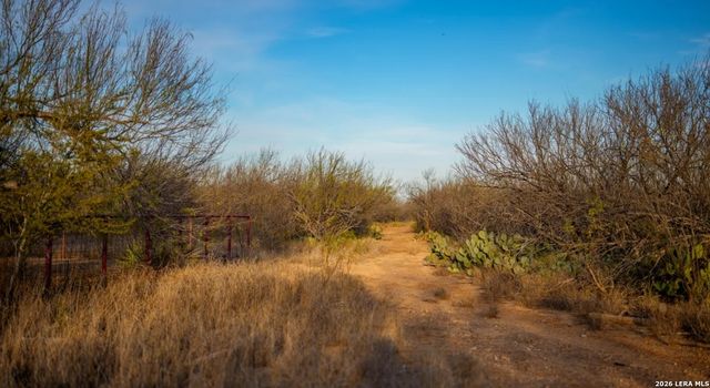 1799 Shumaca Road, Carrizo Springs, TX 78834
