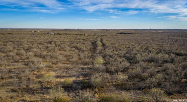 1799 Shumaca Road, Carrizo Springs, TX 78834