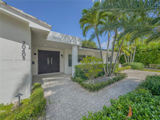 20405 NE 22nd Place, Miami, FL 33180