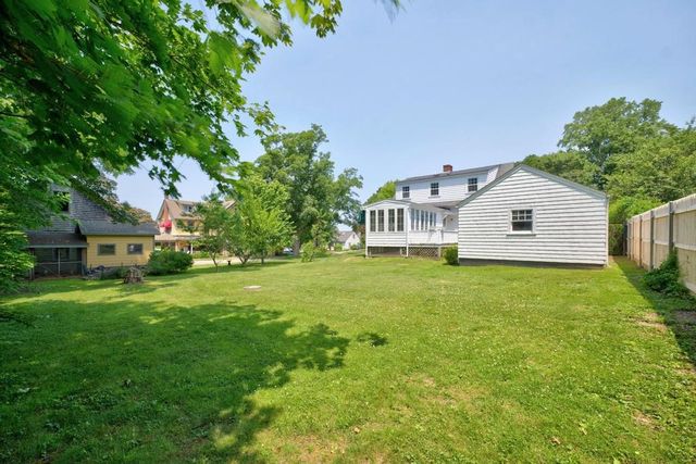 83 South Avenue, Tiverton, RI 02878