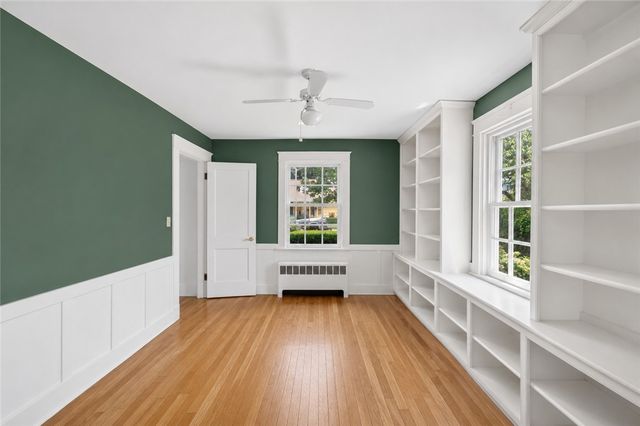 83 South Avenue, Tiverton, RI 02878