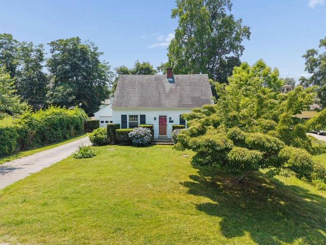 83 South Avenue, Tiverton, RI 02878