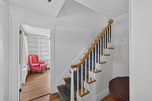 83 South Avenue, Tiverton, RI 02878