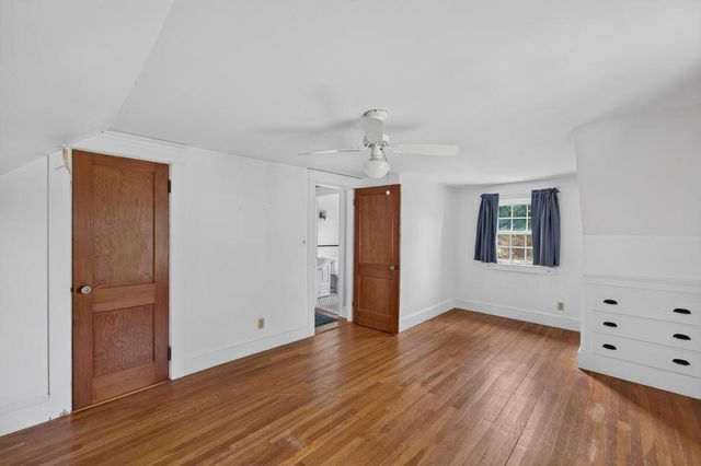 83 South Avenue, Tiverton, RI 02878