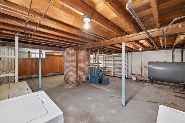 83 South Avenue, Tiverton, RI 02878