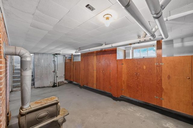 83 South Avenue, Tiverton, RI 02878