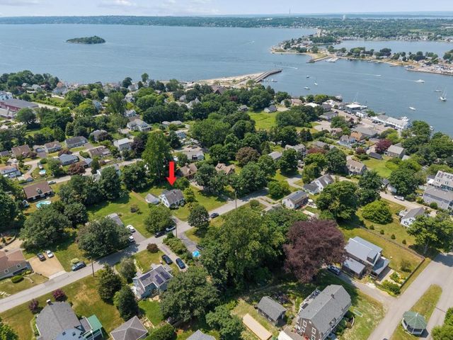 83 South Avenue, Tiverton, RI 02878