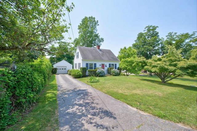 83 South Avenue, Tiverton, RI 02878