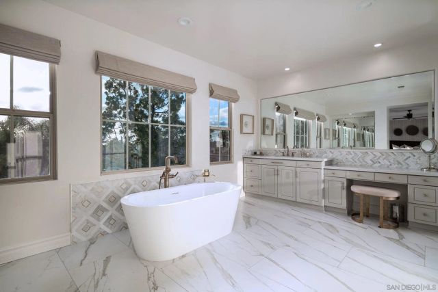 14442 Rancho Del Prado Trail, San Diego, CA 92127