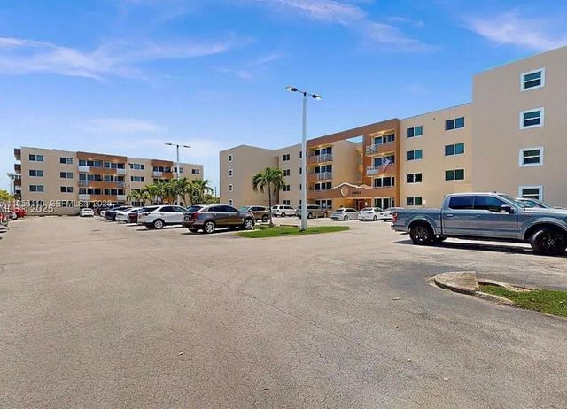 8050 NW 8th St 1407, Miami, FL 33126