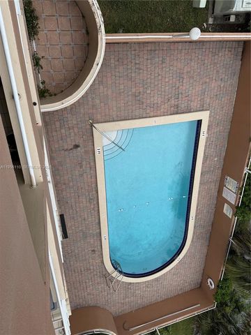 8050 NW 8th St 1407, Miami, FL 33126