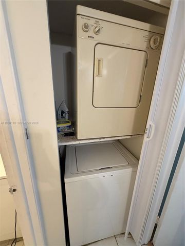 8050 NW 8th St 1407, Miami, FL 33126