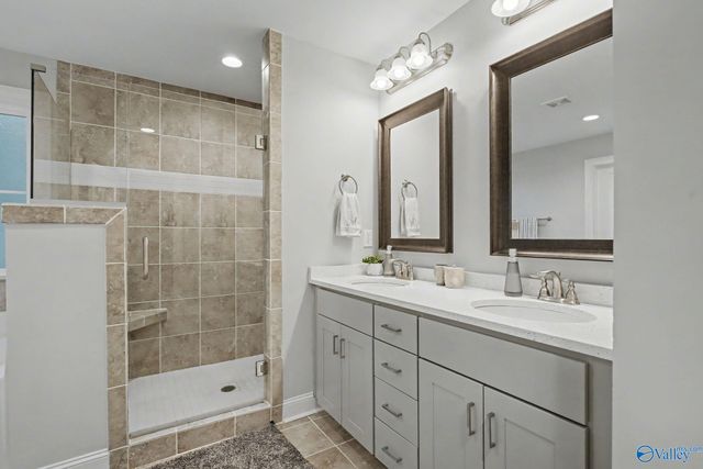 15543 Ironcrest Drive NW, Harvest, AL 35749