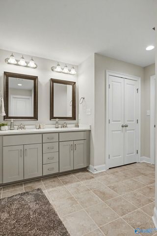 15543 Ironcrest Drive NW, Harvest, AL 35749