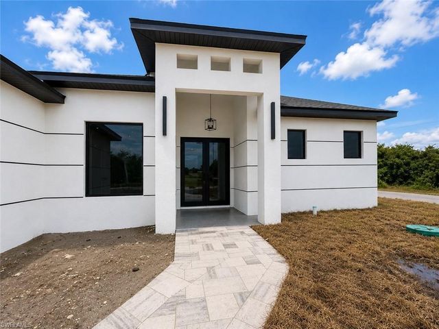 921 Martha AVE S, Lehigh Acres, FL 33974