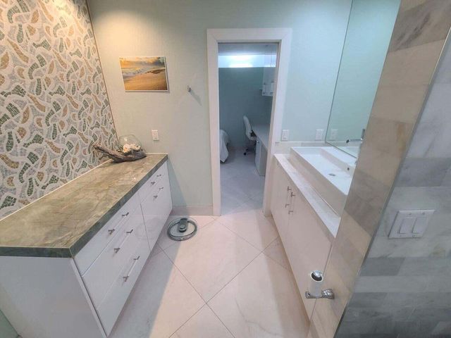 3851 N Ocean Boulevard 409, Gulfstream, FL 33483