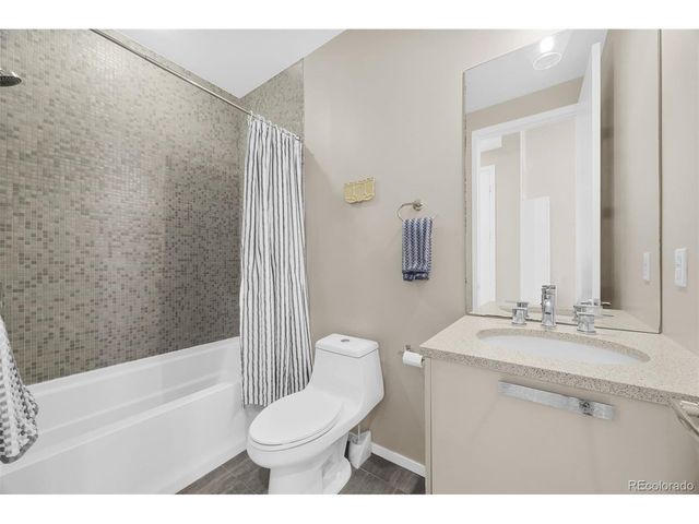 2312 Curtis St, Denver, CO 80205