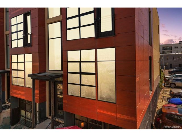 2312 Curtis St, Denver, CO 80205