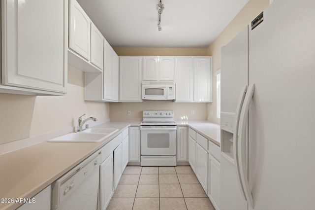 6535 E SUPERSTITION SPRINGS Boulevard 221, Mesa, AZ 85206