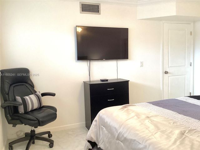 681 S Hollybrook Dr 307, Pembroke Pines, FL 33025