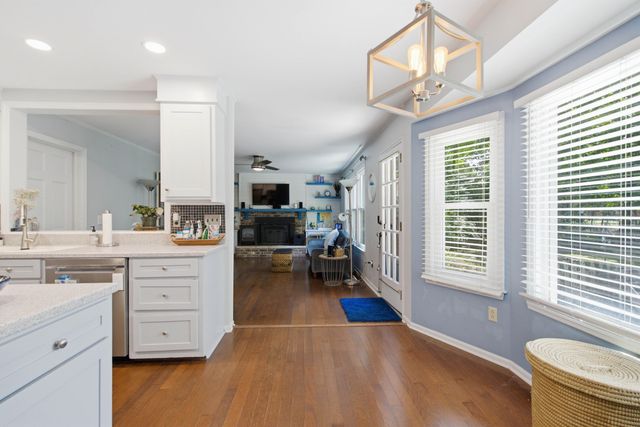 38 S Hampton Drive, Charleston, SC 29407