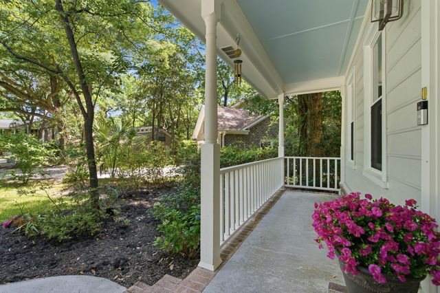 38 S Hampton Drive, Charleston, SC 29407