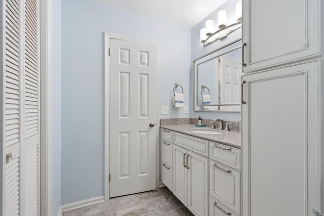 38 S Hampton Drive, Charleston, SC 29407