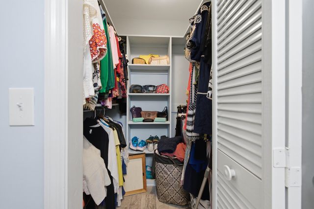 38 S Hampton Drive, Charleston, SC 29407
