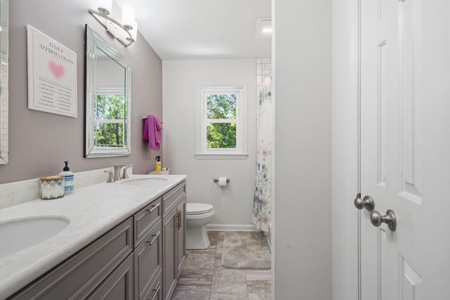 38 S Hampton Drive, Charleston, SC 29407