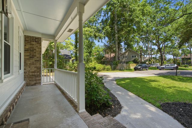 38 S Hampton Drive, Charleston, SC 29407